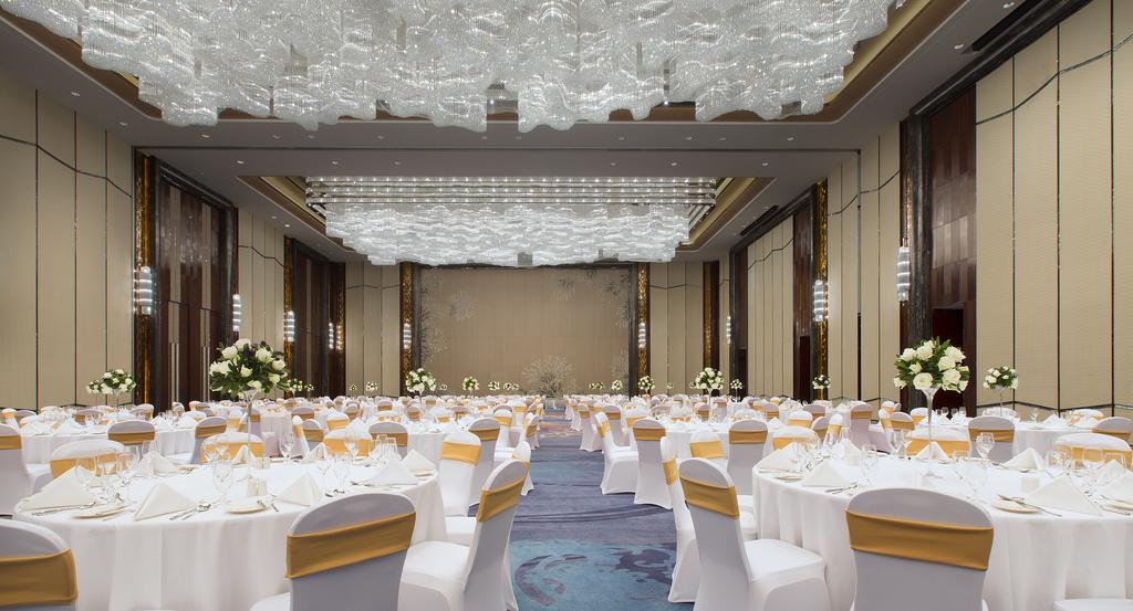 Pullman Yantai Center Hotel Exterior photo
