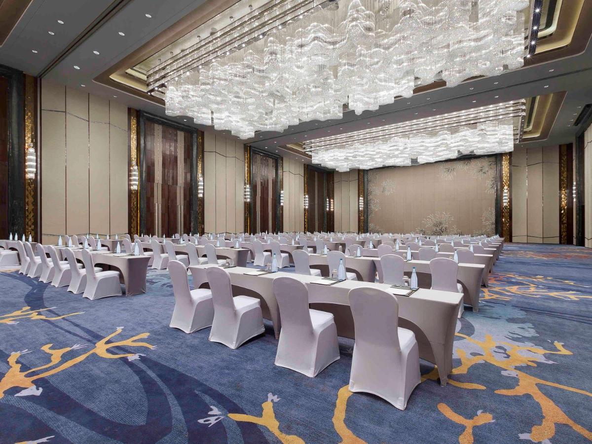 Pullman Yantai Center Hotel Exterior photo
