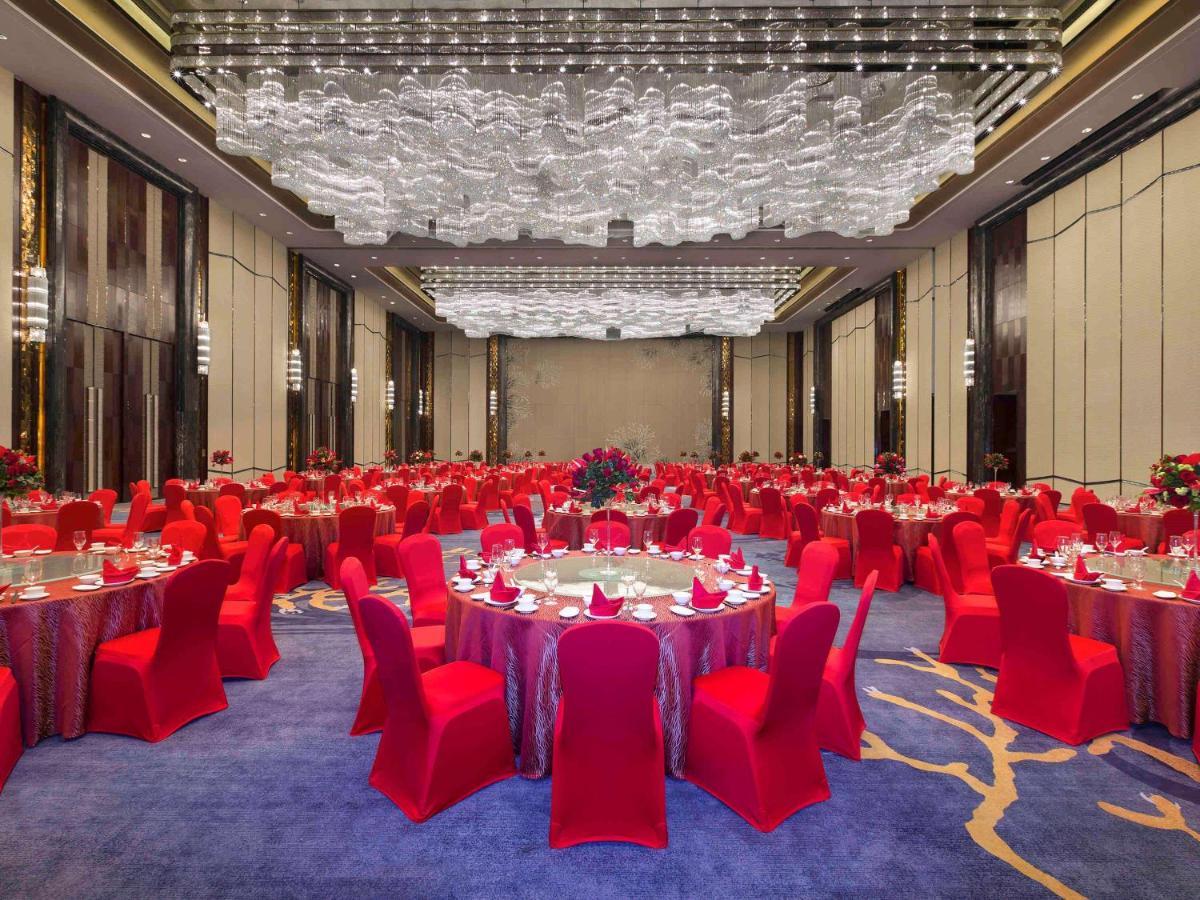 Pullman Yantai Center Hotel Exterior photo