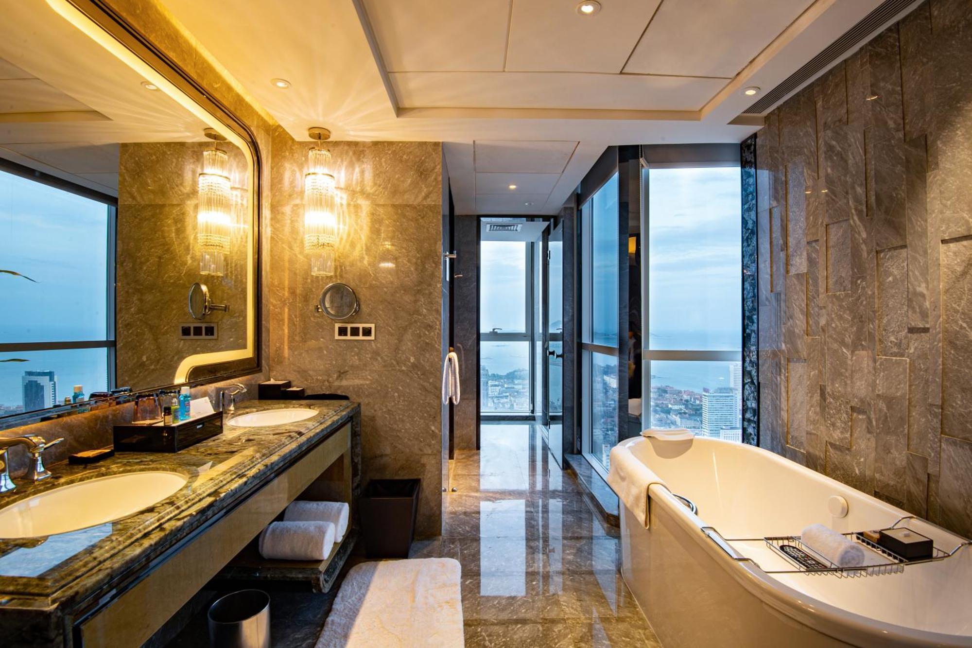 Pullman Yantai Center Hotel Exterior photo