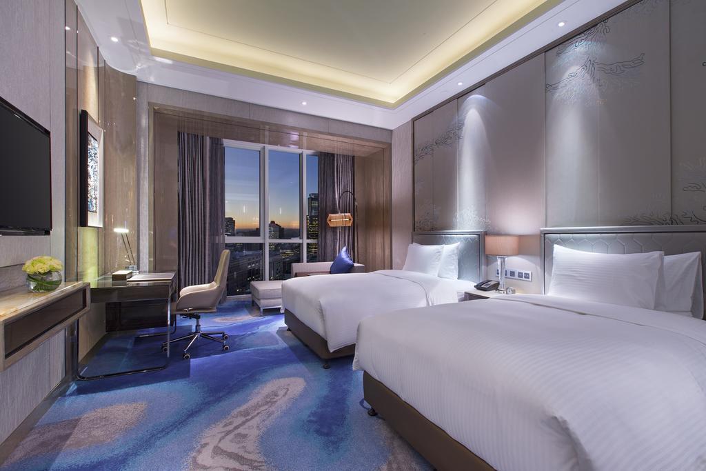 Pullman Yantai Center Hotel Room photo