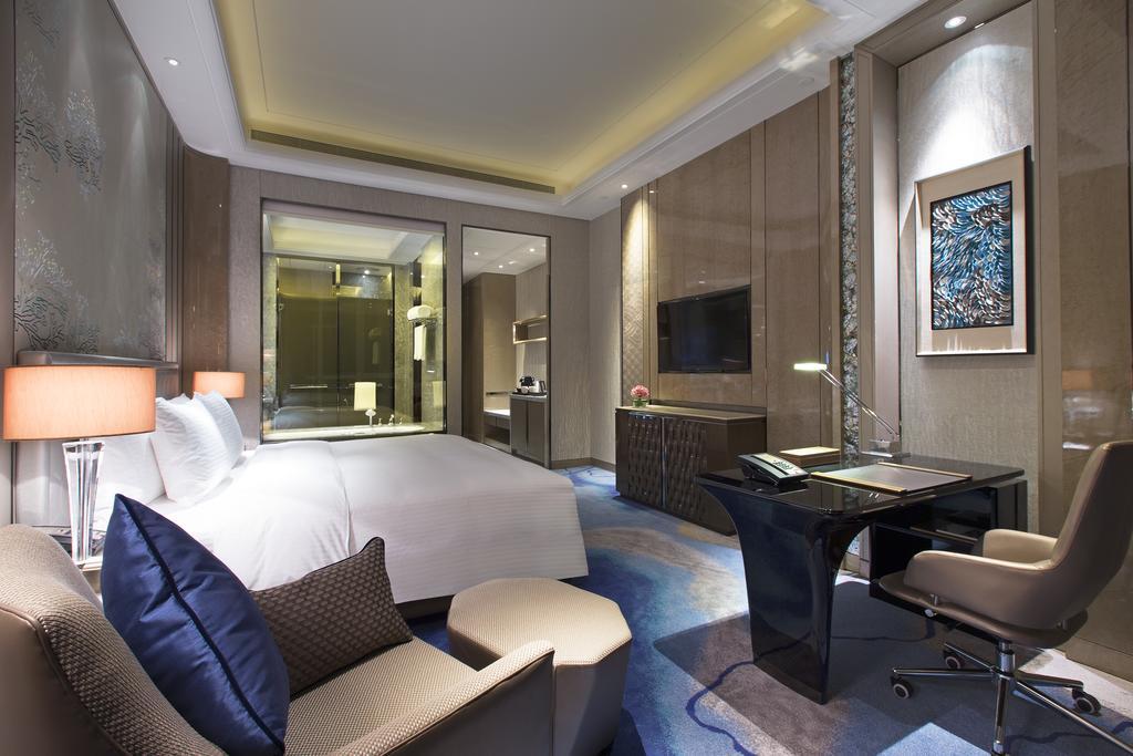 Pullman Yantai Center Hotel Room photo