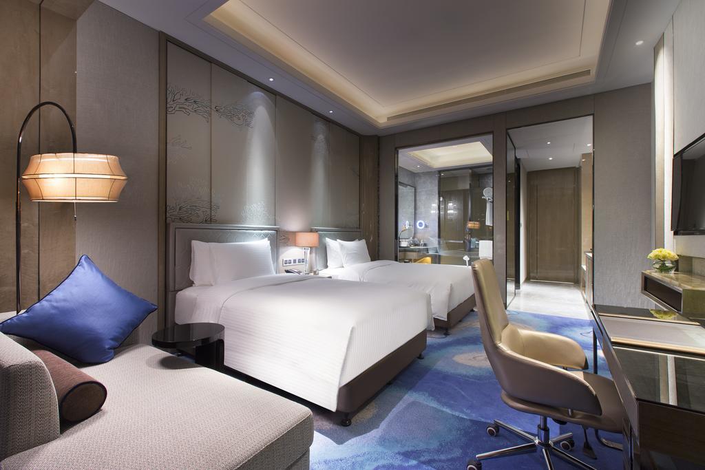 Pullman Yantai Center Hotel Room photo